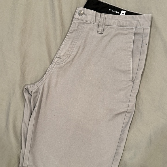 Volcom stretch shorts light gray - Picture 3 of 5